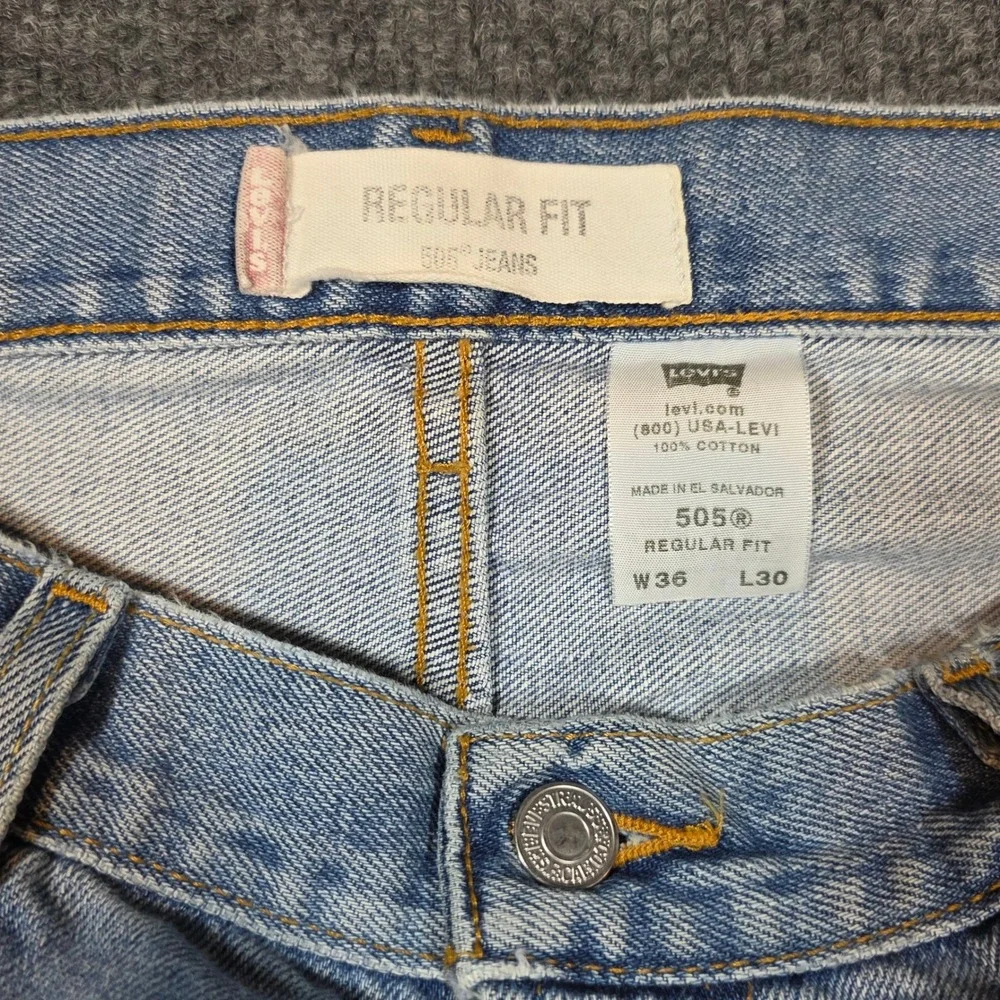 Levis 505 36x30‎ Regular Fit Straight Leg Light Wash Blue Denim Mens Jeans Y2K
